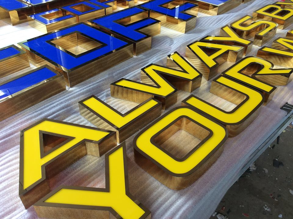 Chữ Inox Lọng Viền Mặt Mica