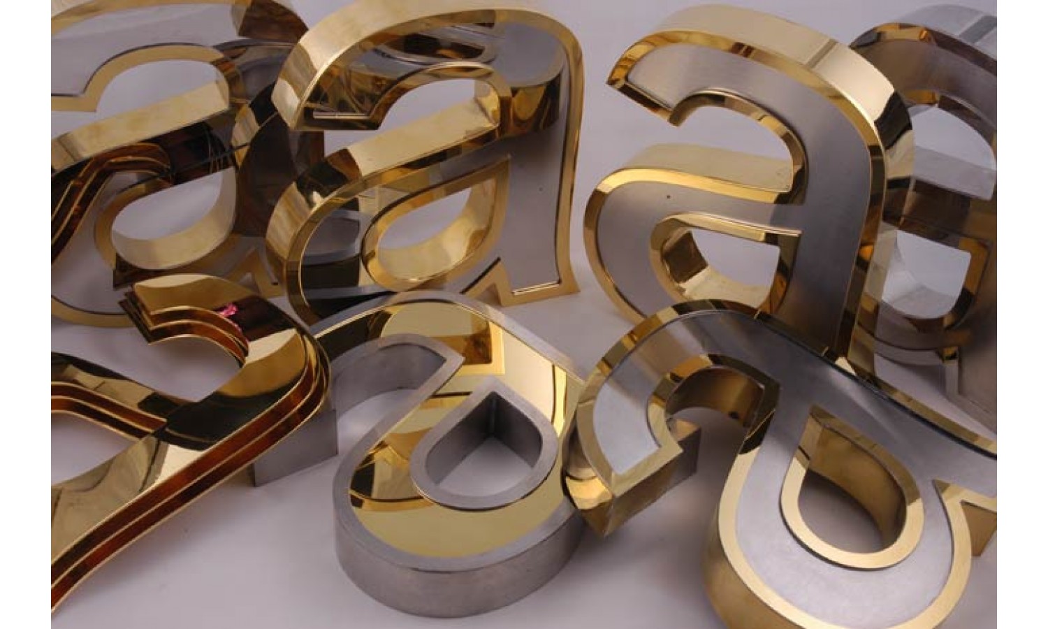 - công ty quảng cáo nguyễn hồ