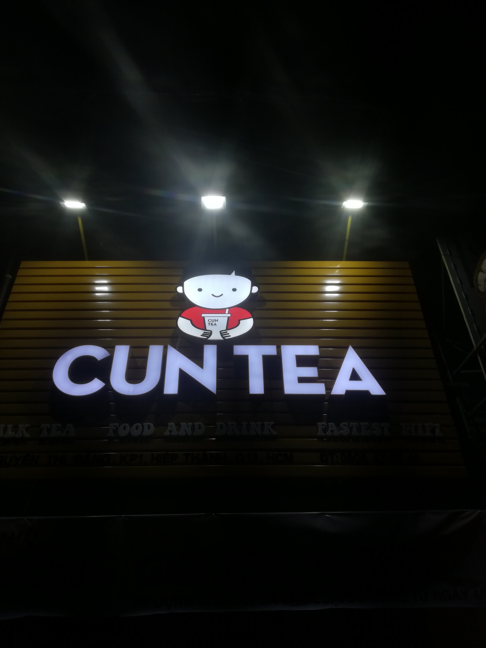 z2056649588008 e5cc6f6bc9a1a8193c94d7f77f548b74 - công ty quảng cáo nguyễn hồ