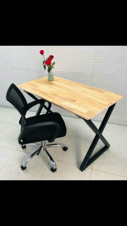 bàn gỗ chân sắt